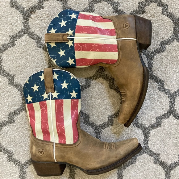 Ariat Shoes - Ariat women’s old glory boots